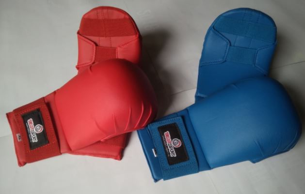 Голубой пояс карате WKF